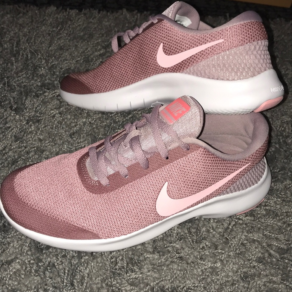 Women’s Nike shoes